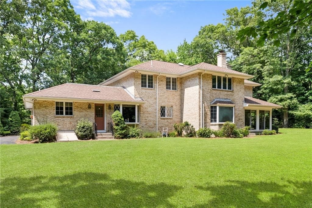 191 Fairway Drive - Photo 2