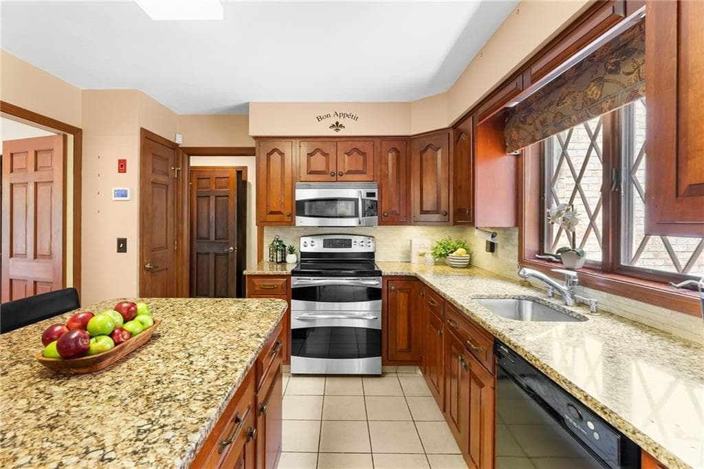 191 Fairway Drive - Photo 3