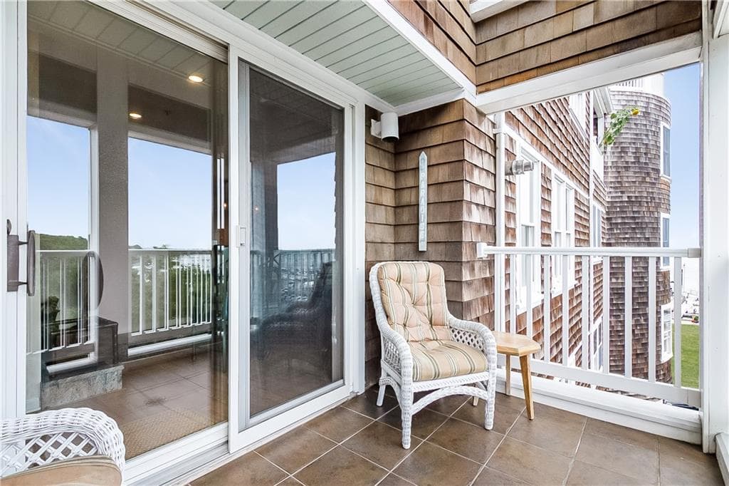 53 Conanicus Avenue #4E - Photo 4