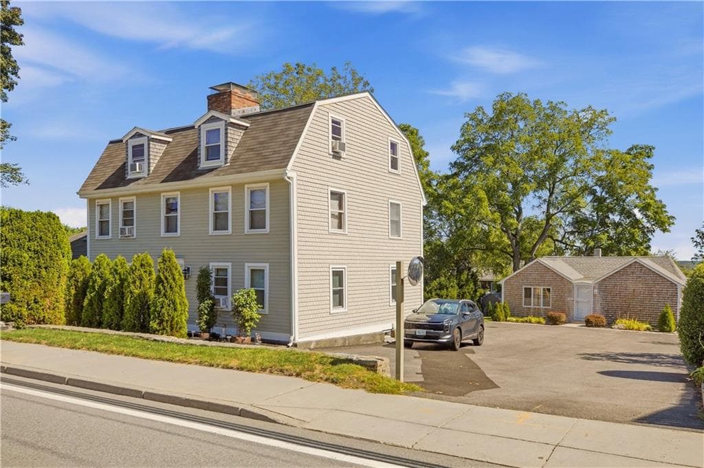 2801 East Main Road
