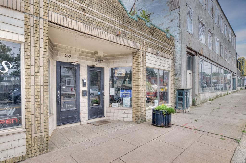 257 Warren Avenue - Photo 3