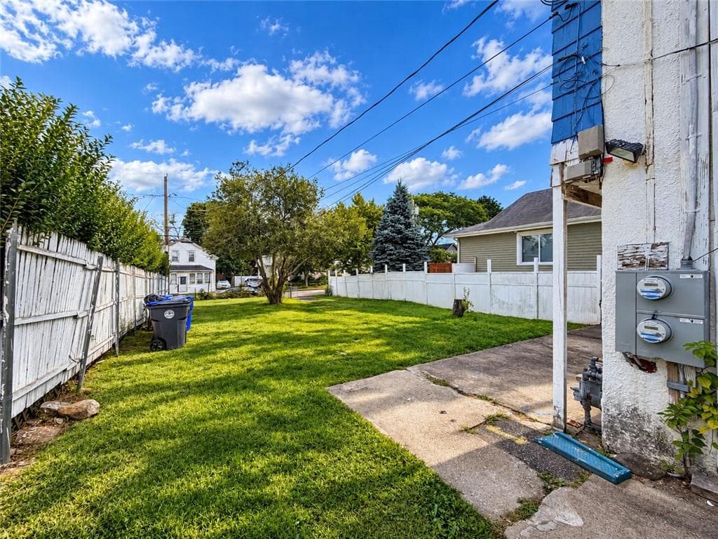 84 Seamans Street - Photo 3