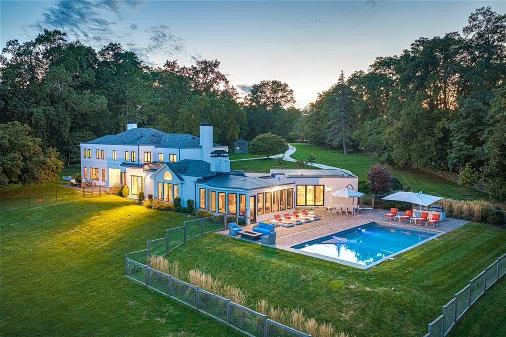 165 Poppasquash Road - Photo 4