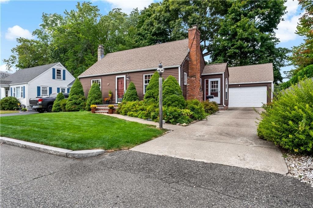 11 Pine Crest Drive