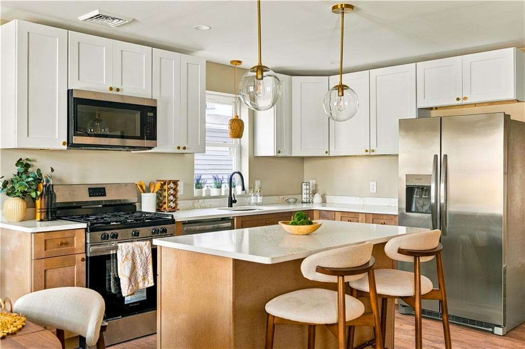 796 Atwells Avenue - Photo 2