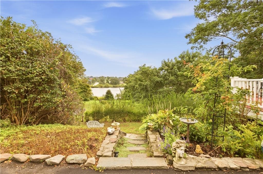 65 Green End Avenue - Photo 2
