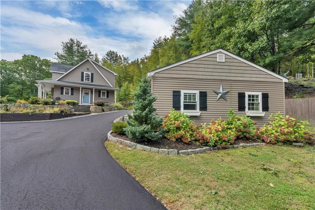 68 Wolf Hill Road - Photo 2