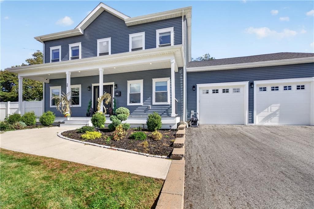 38 Burroughs Street - Photo 2