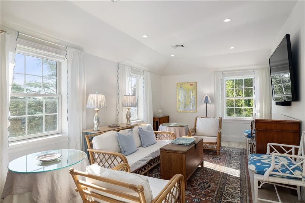 342 Boulevard Boulevard #2A - Photo 2