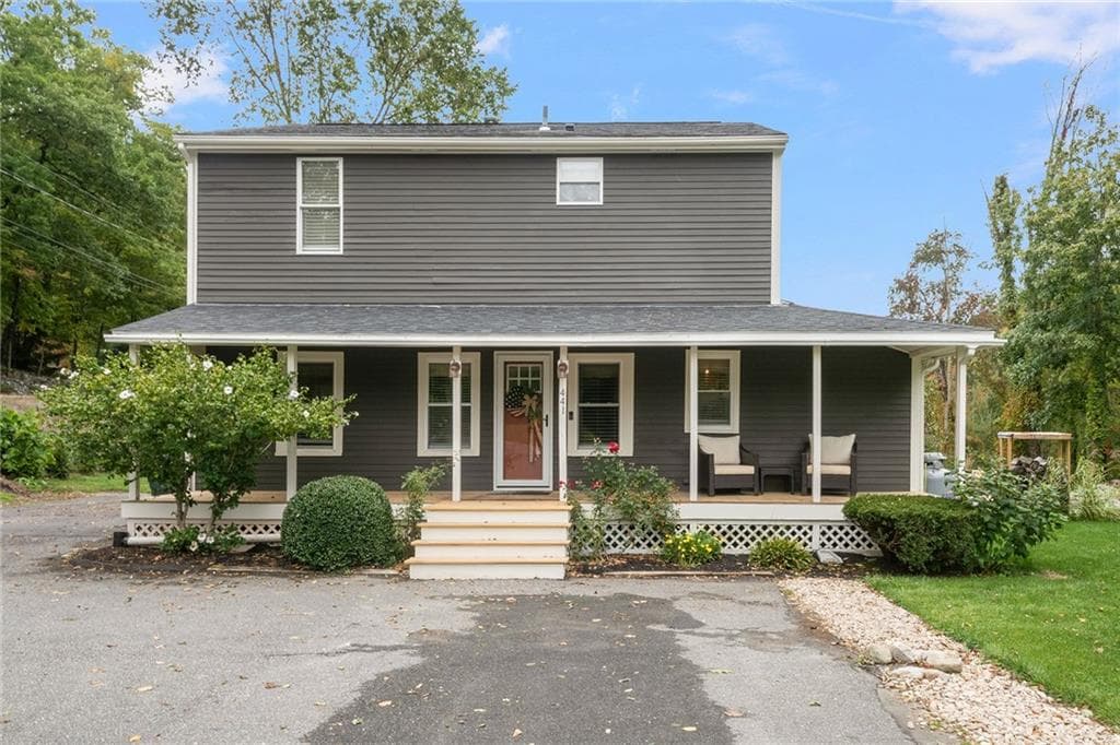 441 Farnum Pike - Photo 2