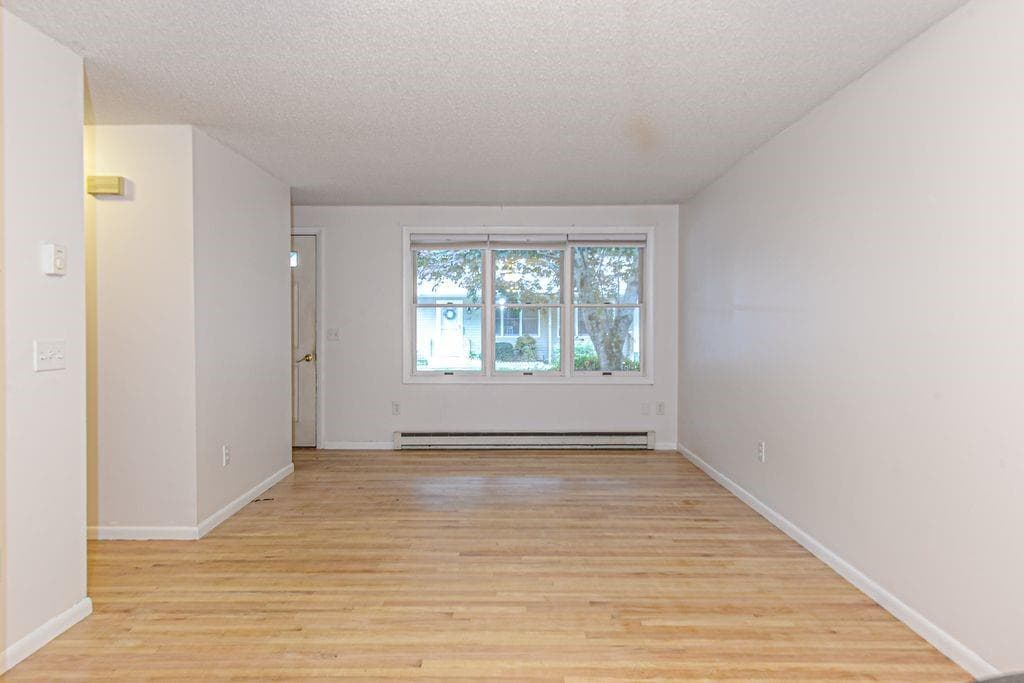 29 West Castle Way #B - Photo 2