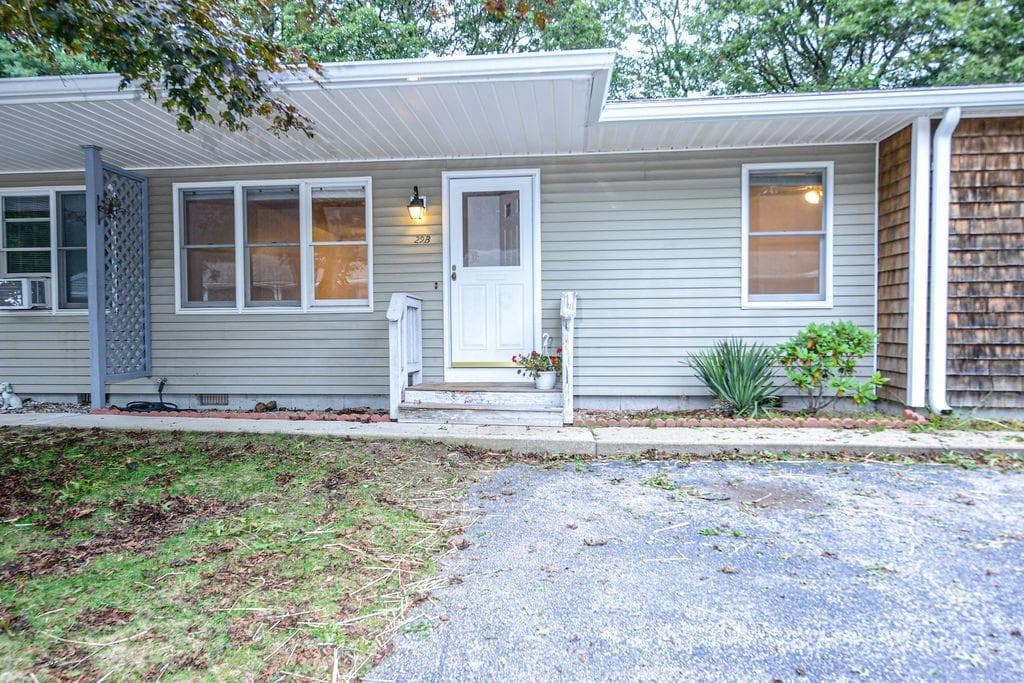 29 West Castle Way