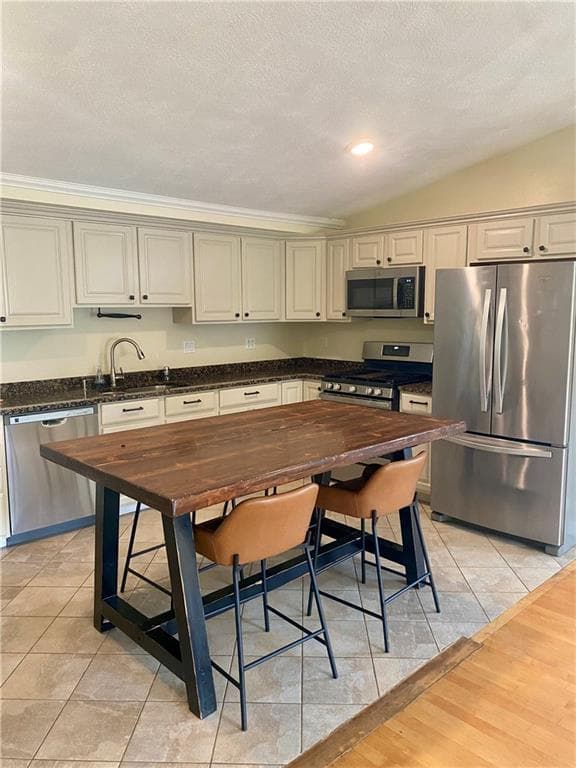 191 Armstrong Avenue - Photo 4
