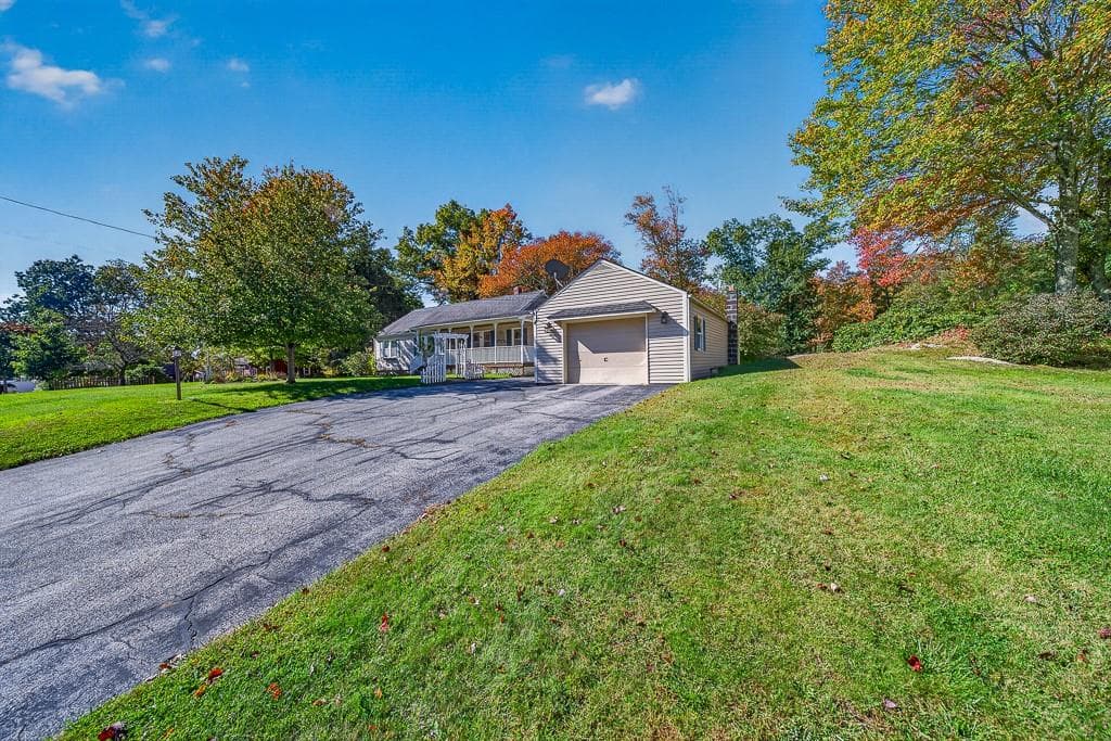 94 Grove Lane - Photo 2