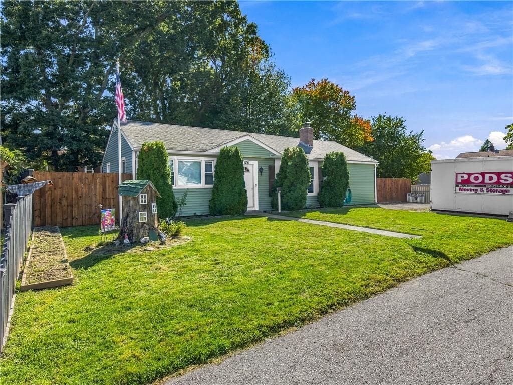 126 Vernon Street - Photo 2