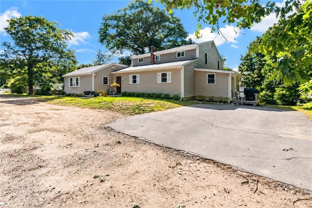 44 MAXWELL Drive