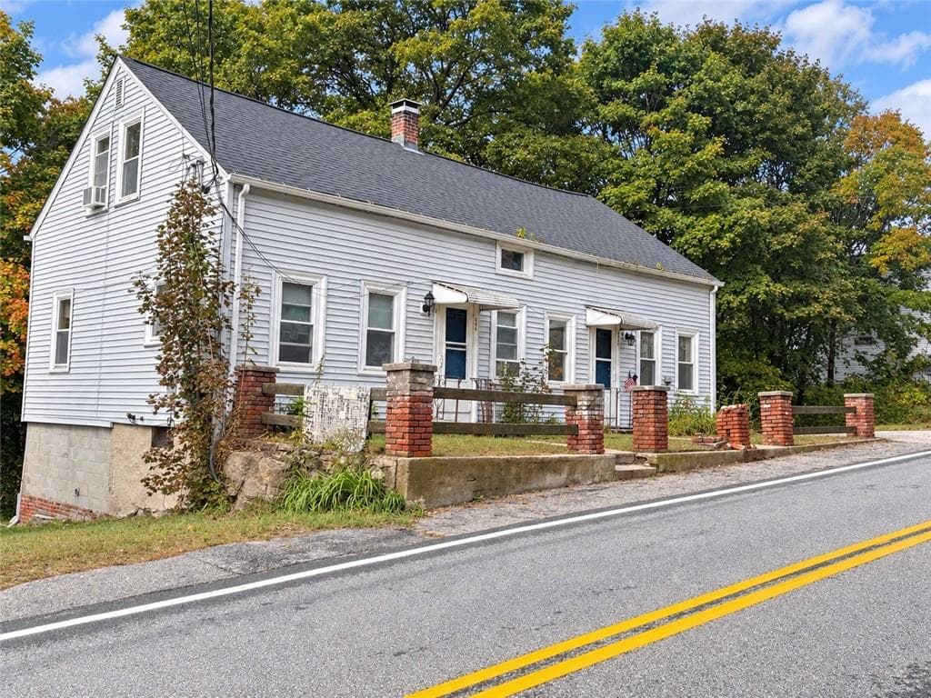 990 Douglas Pike - Photo 2