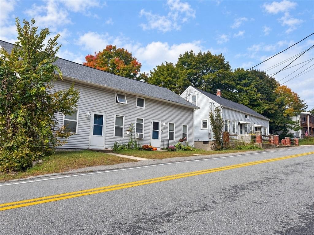 990 Douglas Pike - Photo 3