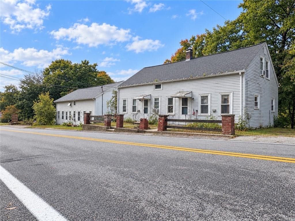 990 Douglas Pike - Photo 4