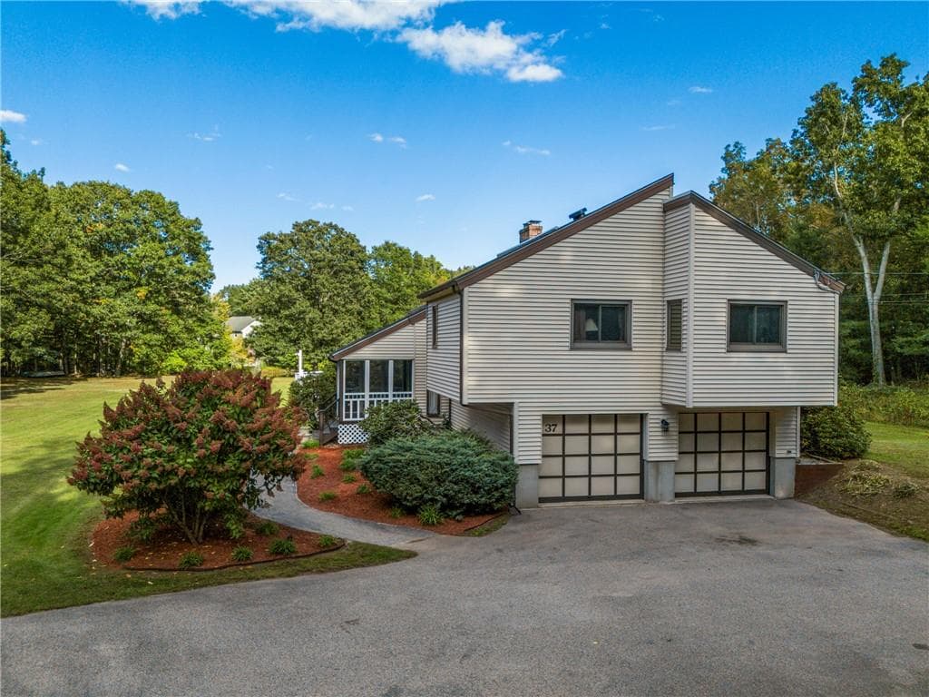 37 Forrestal Drive - Photo 3