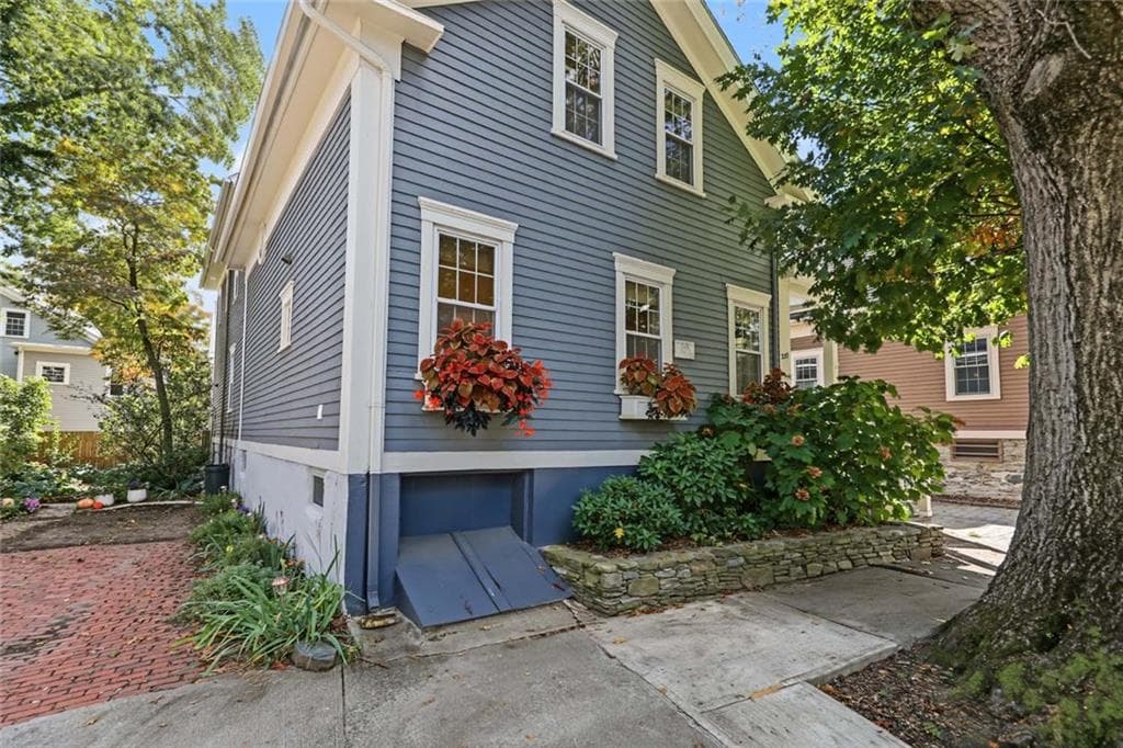 237 Williams Street - Photo 2