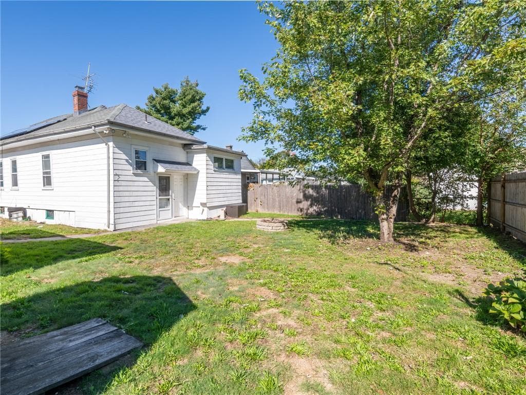 444 Harrington Avenue - Photo 2