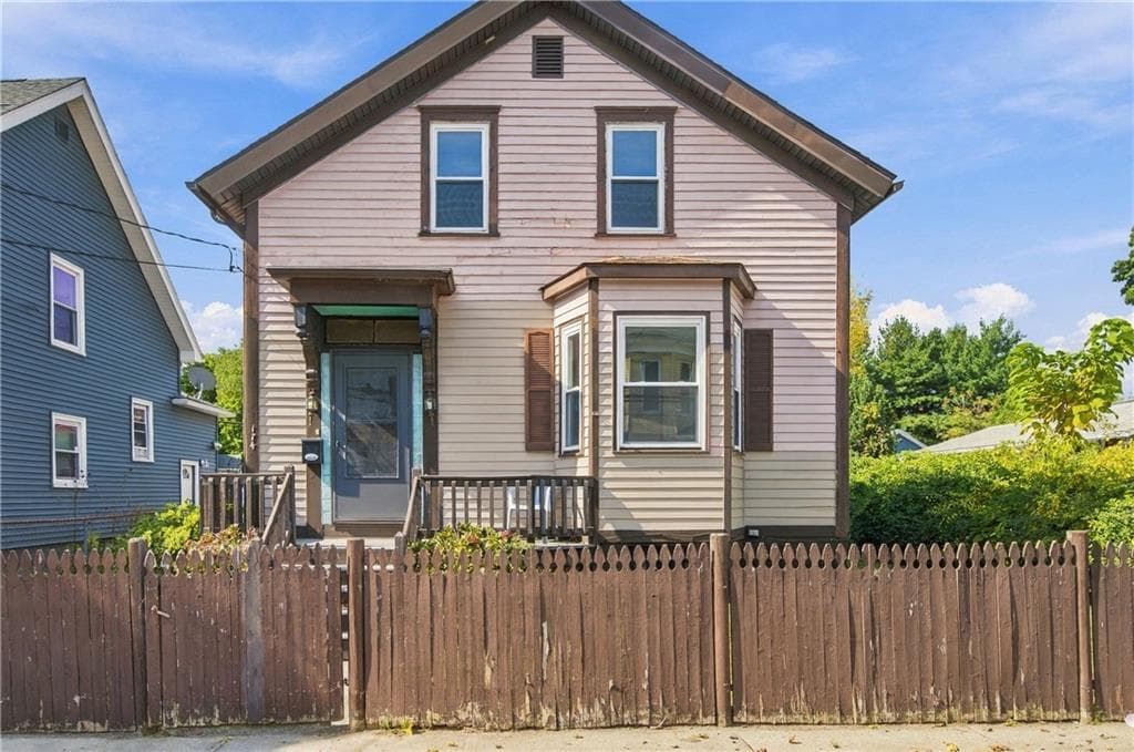 174 Lowell Avenue