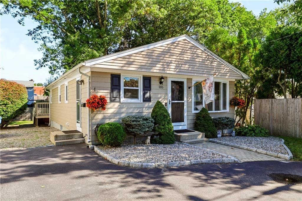 105 Curtis Street - Photo 2
