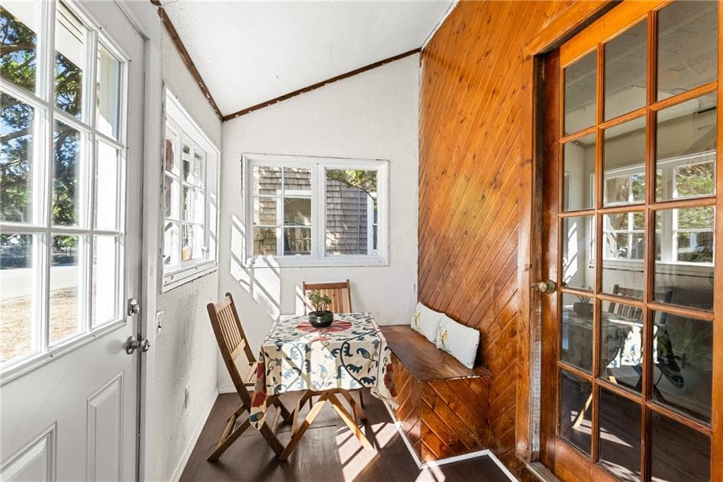 31 Blanding Avenue - Photo 3