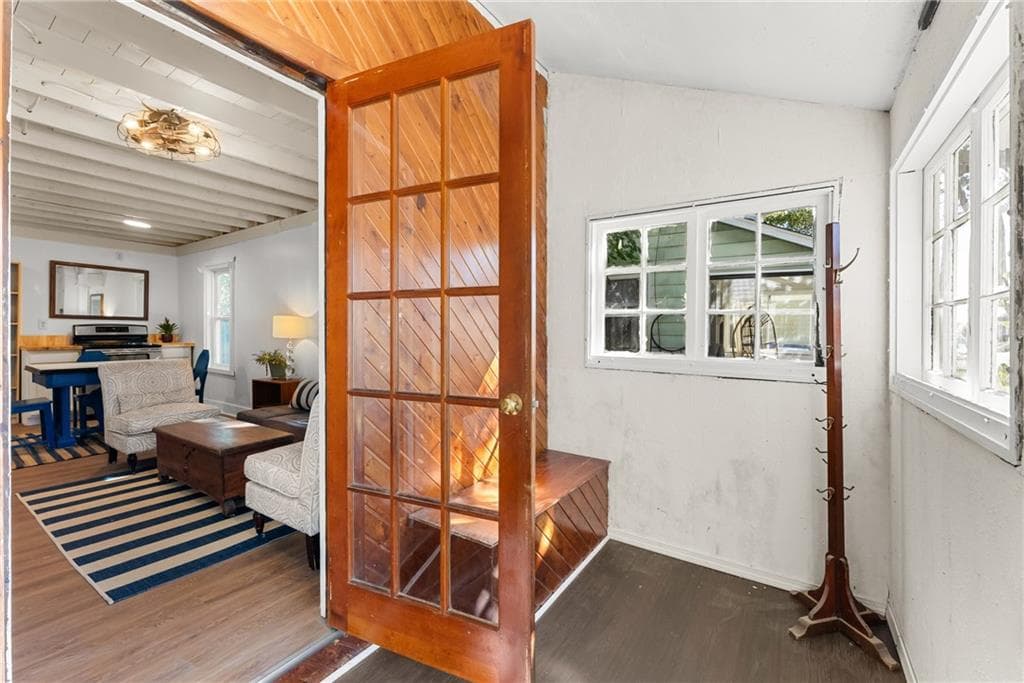 31 Blanding Avenue - Photo 4