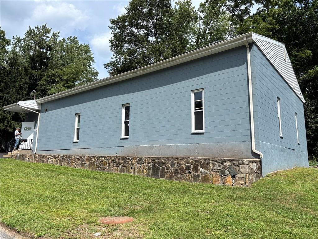 100 Central Street - Photo 2