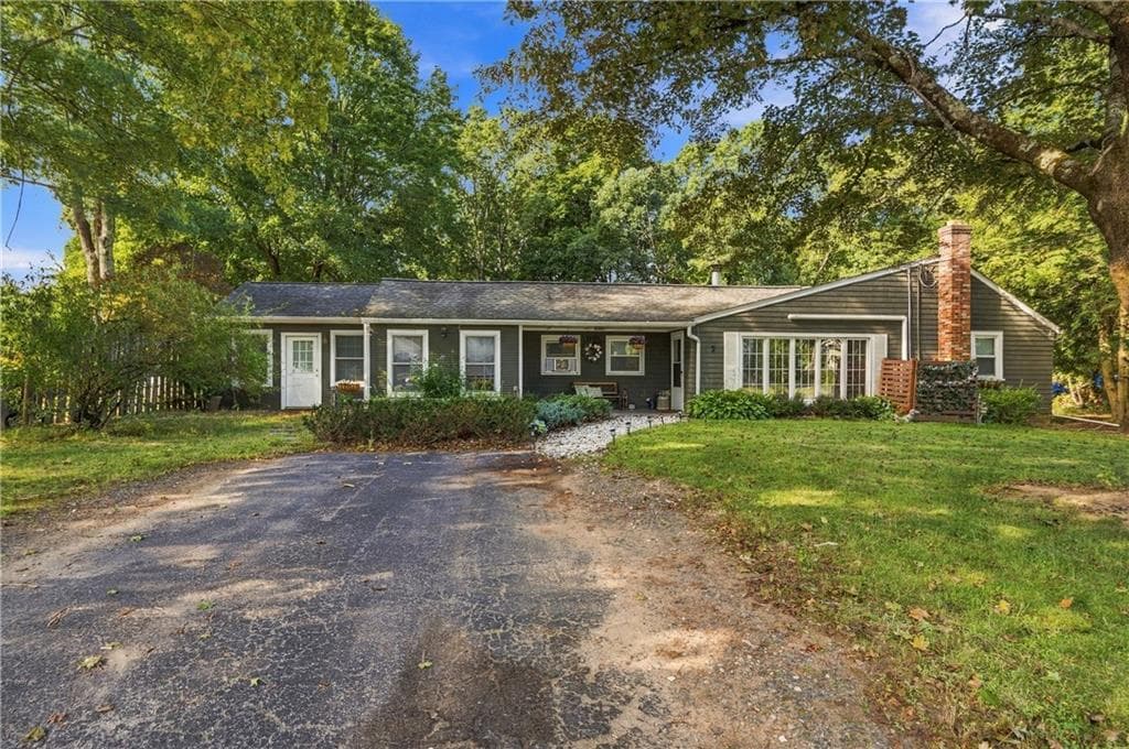 7 White Pine Drive - Photo 2