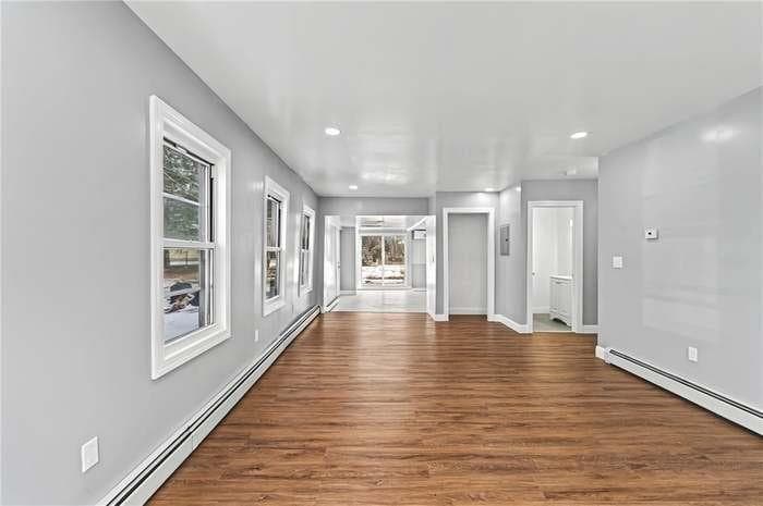 49 laurel Street - Photo 3