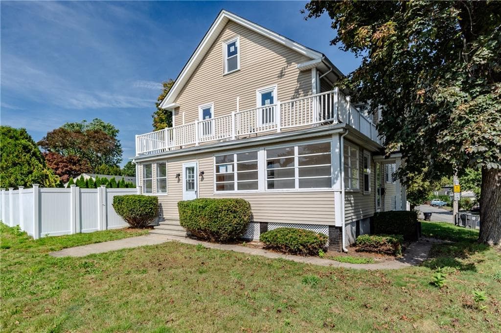 19 River Avenue - Photo 2