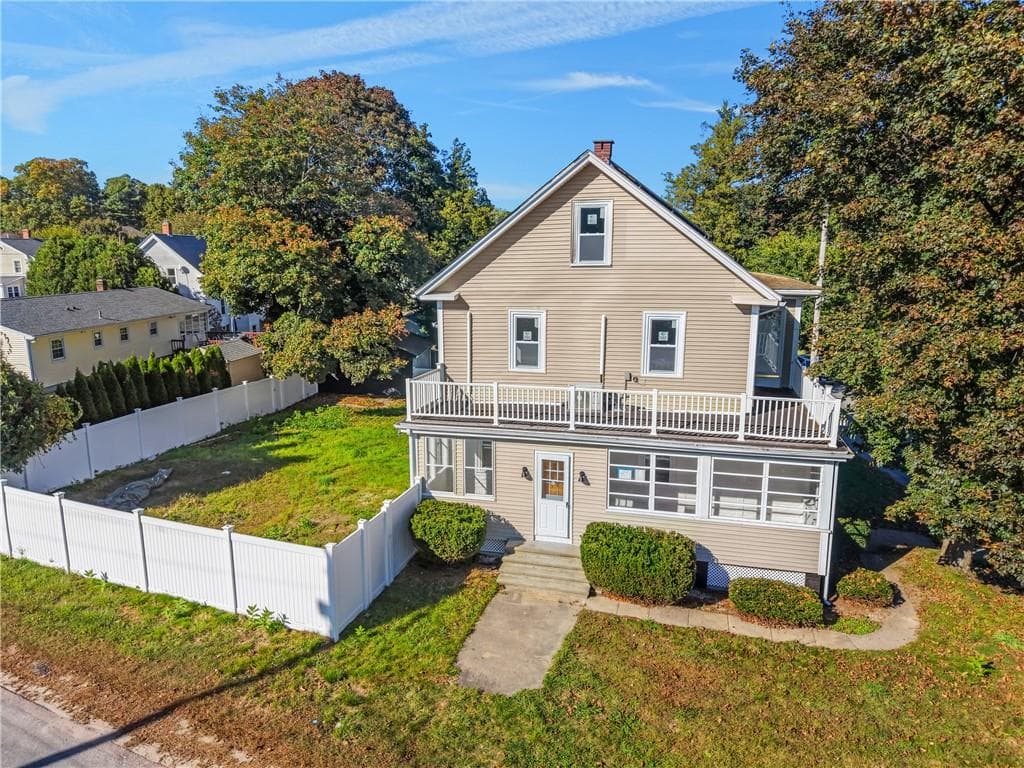 19 River Avenue