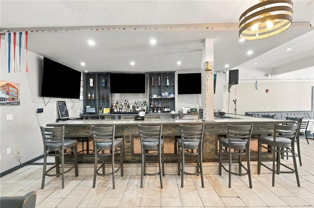 765 Broad Street - Photo 3