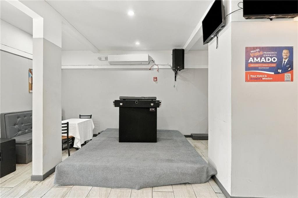 765 Broad Street - Photo 4