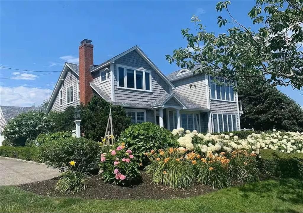 124 Memorial Boulevard