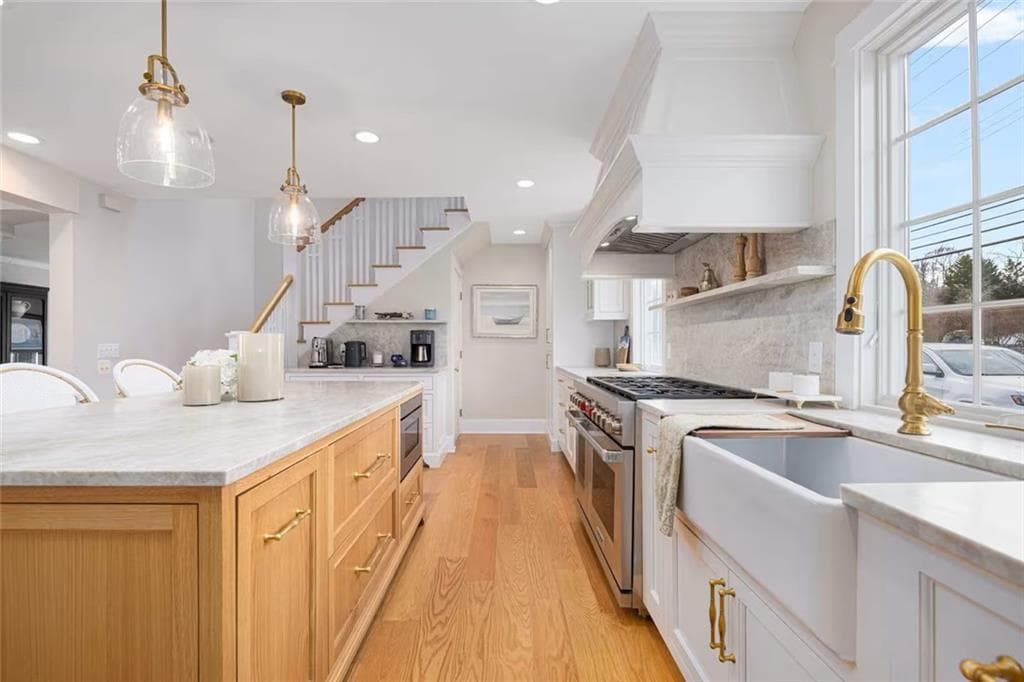 124 Memorial Boulevard - Photo 5