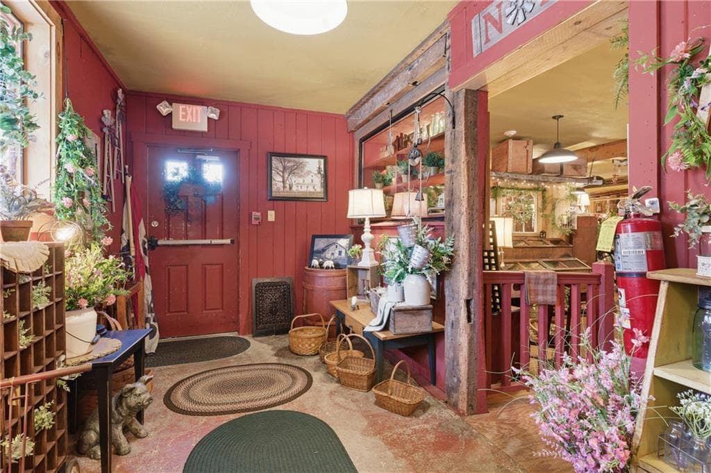 953 Victory Highway - Photo 3
