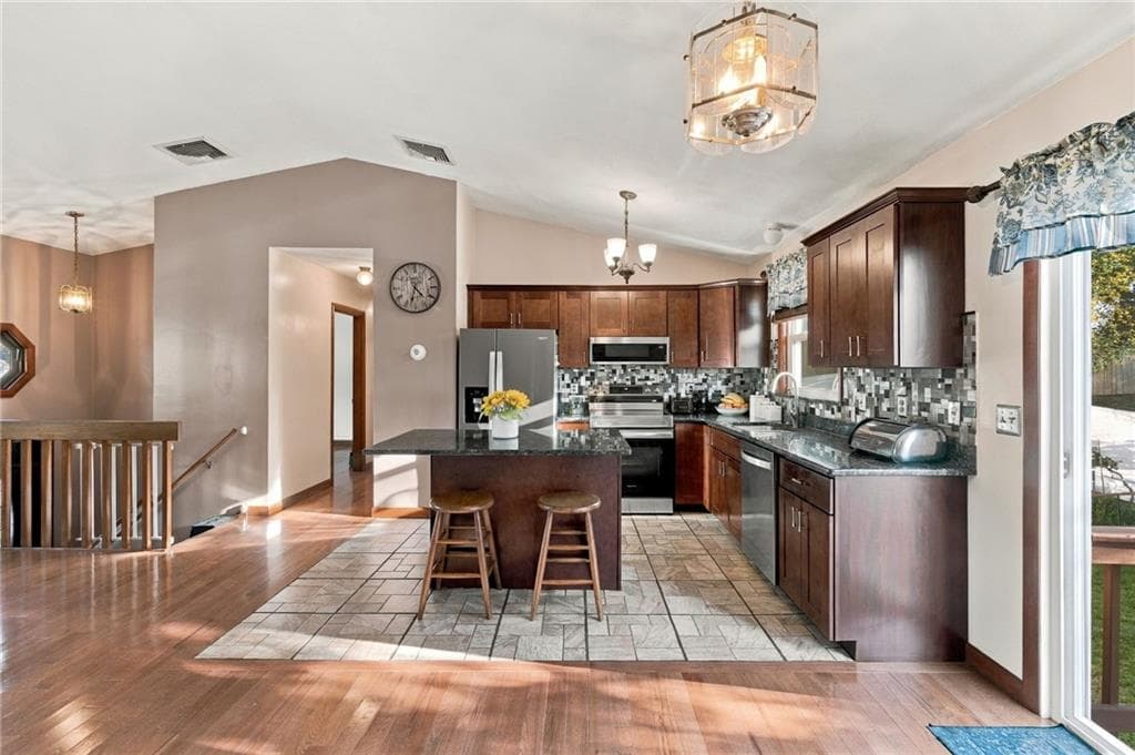 17 Brook Street - Photo 3