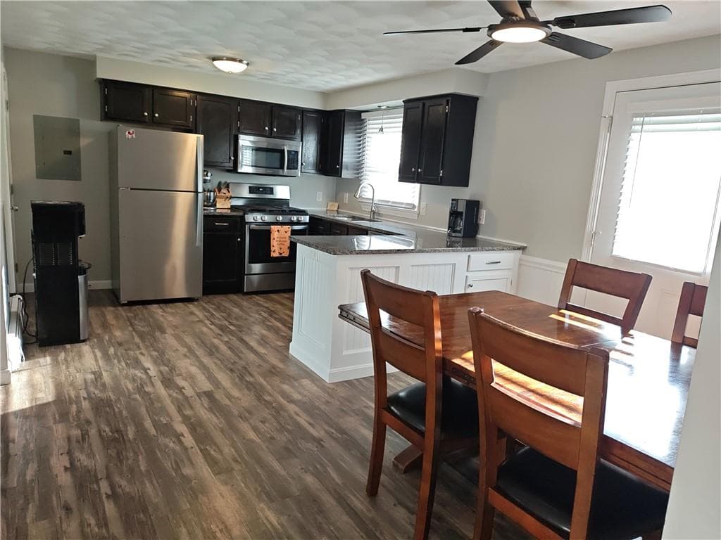 110 West Street - Photo 2