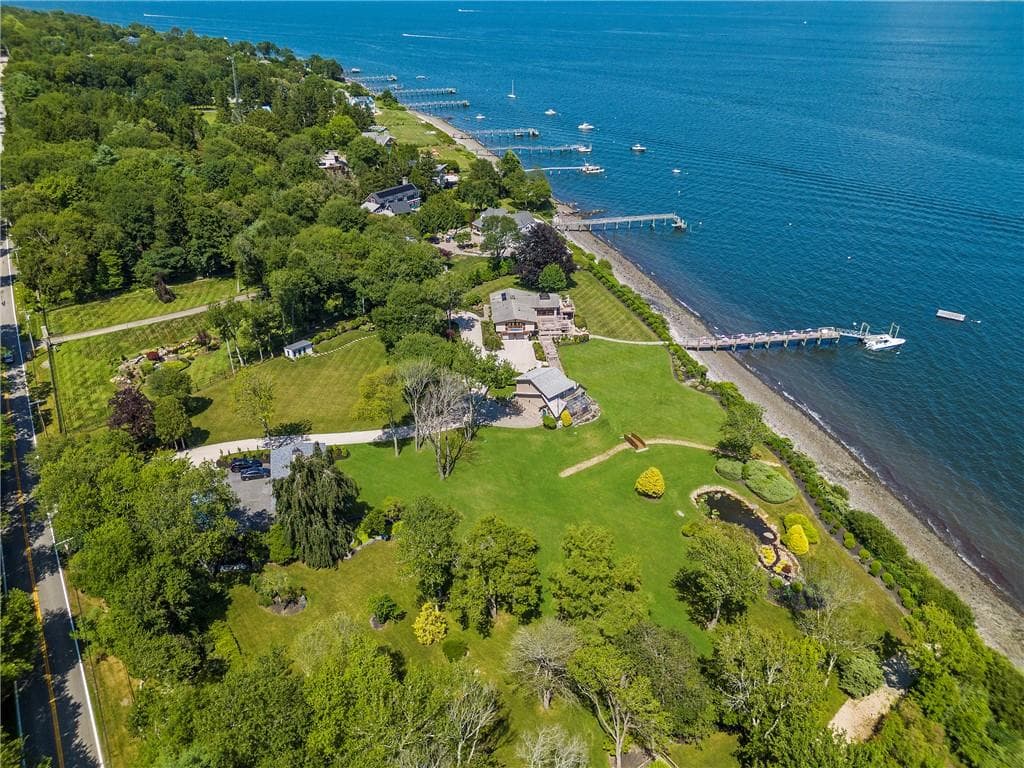556 Shore Road