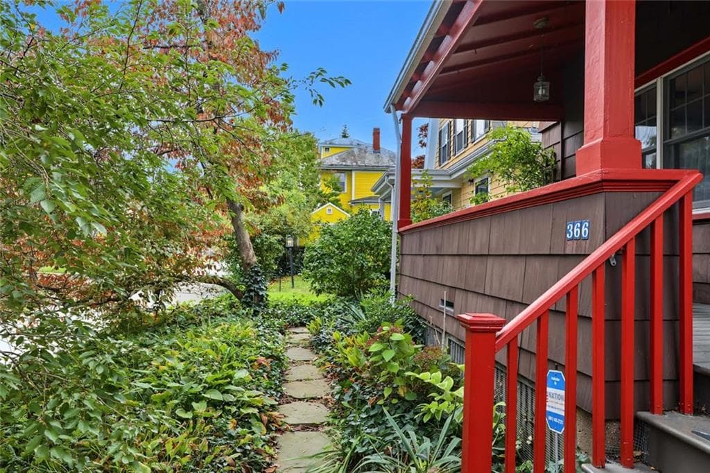 366 Morris Avenue - Photo 2
