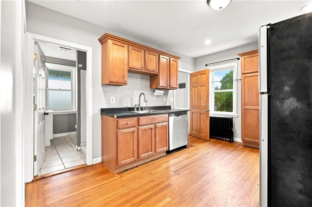 884 RIVER Avenue #2 - Photo 2