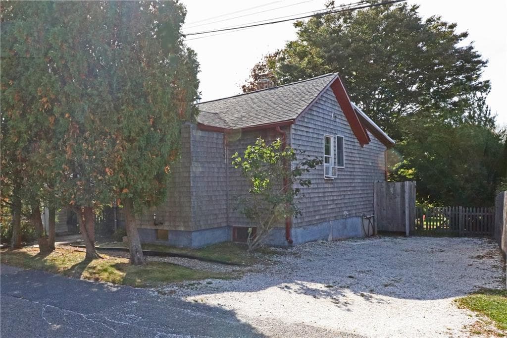 12 Draper Avenue