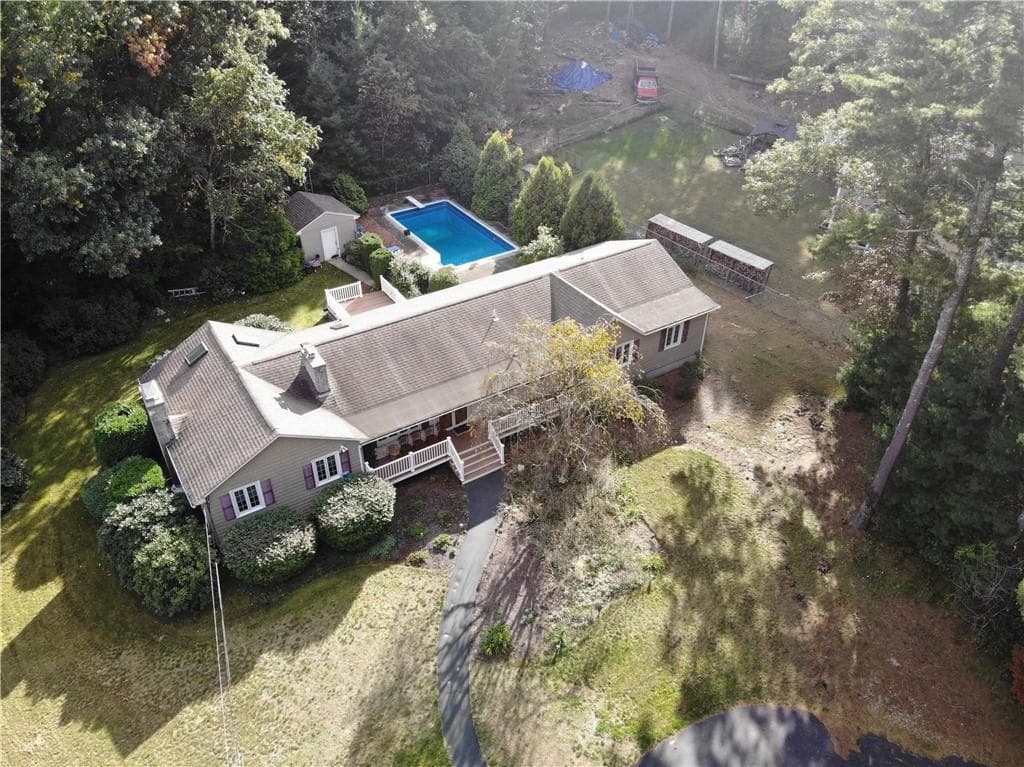 42 Pine Tree Lane - Photo 1
