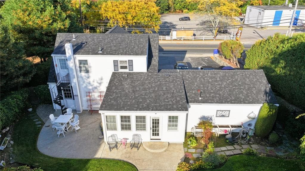 1682 Douglas Avenue - Photo 2