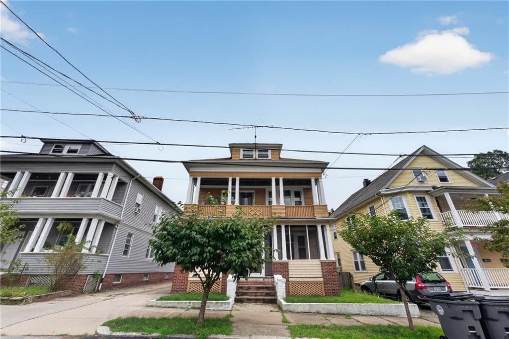 113 Radcliffe Avenue - Photo 2