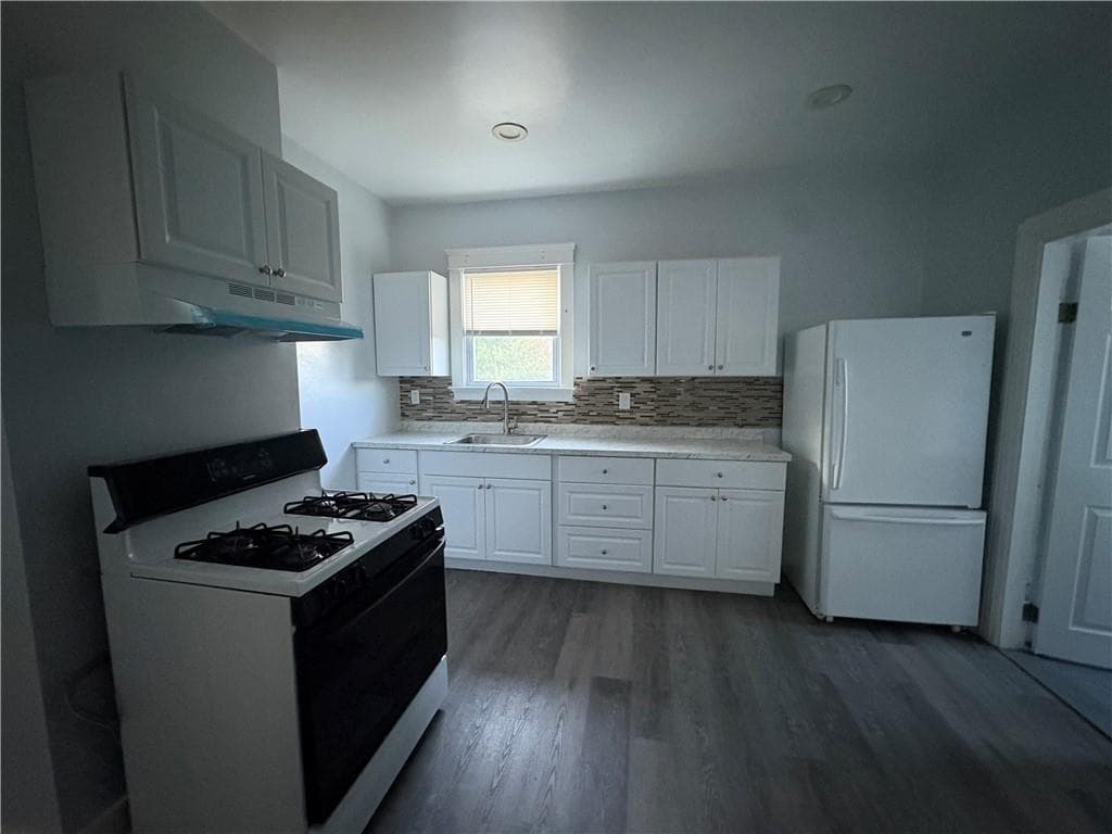 31 Hawthorne Street - Photo 2